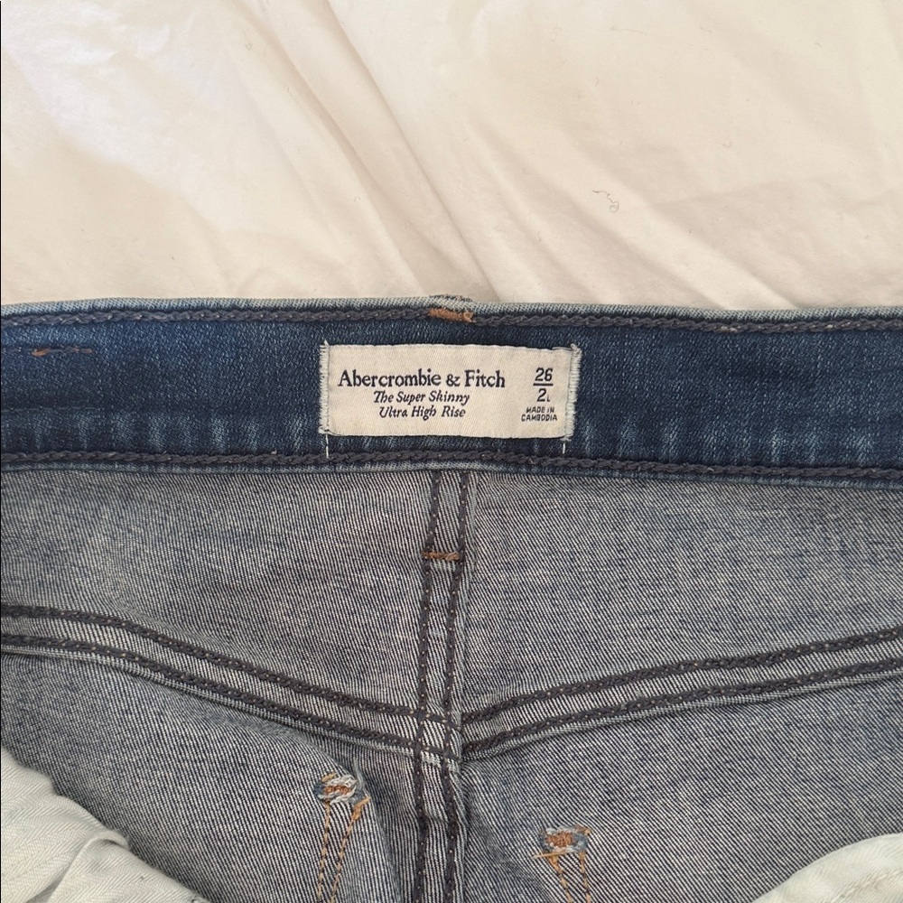 Abercrombie & Fitch High Rise Jeans